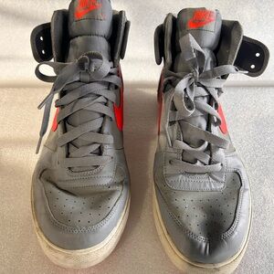 Nike High-Top Sneakers in Gray and Red